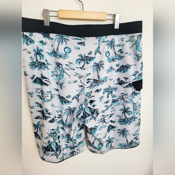 Vans Hawaiian mermaid swim shorts - Picture 6 of 6